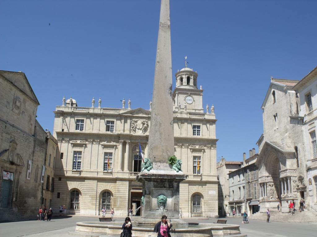 Вілла Entre Nimes Et Arles Bellegarde  Екстер'єр фото